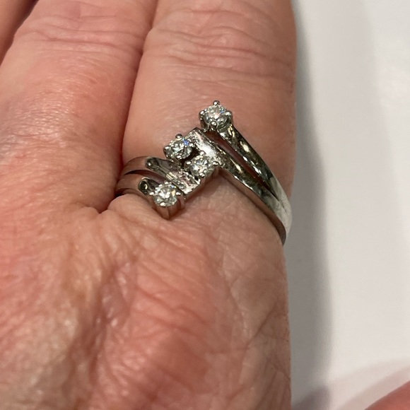 1.2ct  MOISSANITE RING!! 925 White Gold over Sterling that’s Gorgeous on finger! - Picture 6 of 10